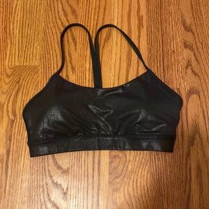 LULULEMON Black Shine - Flow Y Nulu Bra 
Light Support, A–C Cups